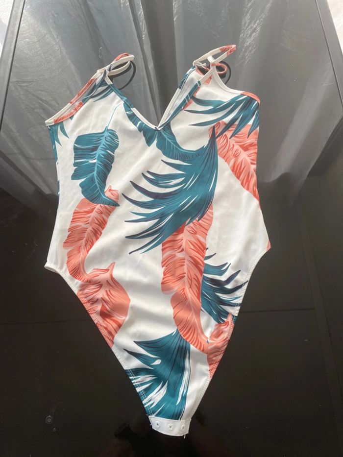 Joli maillot de bain en taille M - photo numéro 5