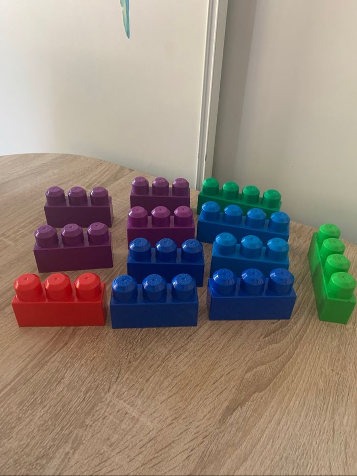 148 pièces de construction Méga Bloks + 2  véhicules + 1 personnage - photo numéro 4