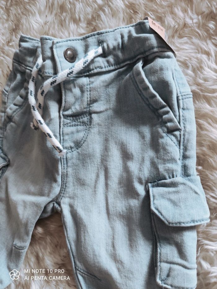 Jean 6 mois neuf - photo numéro 2