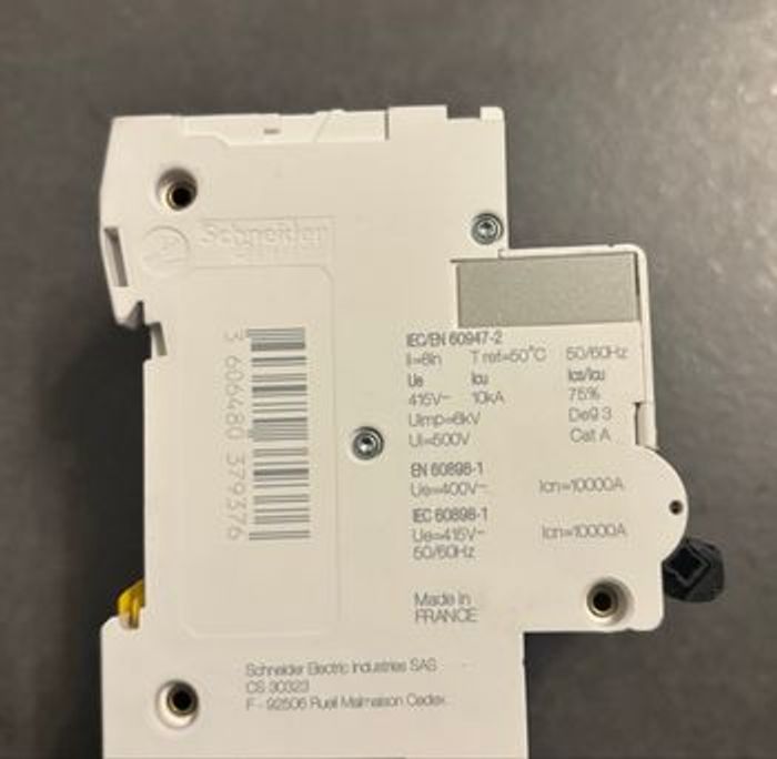 Lot de 6 disjoncteurs Schneider - photo numéro 3