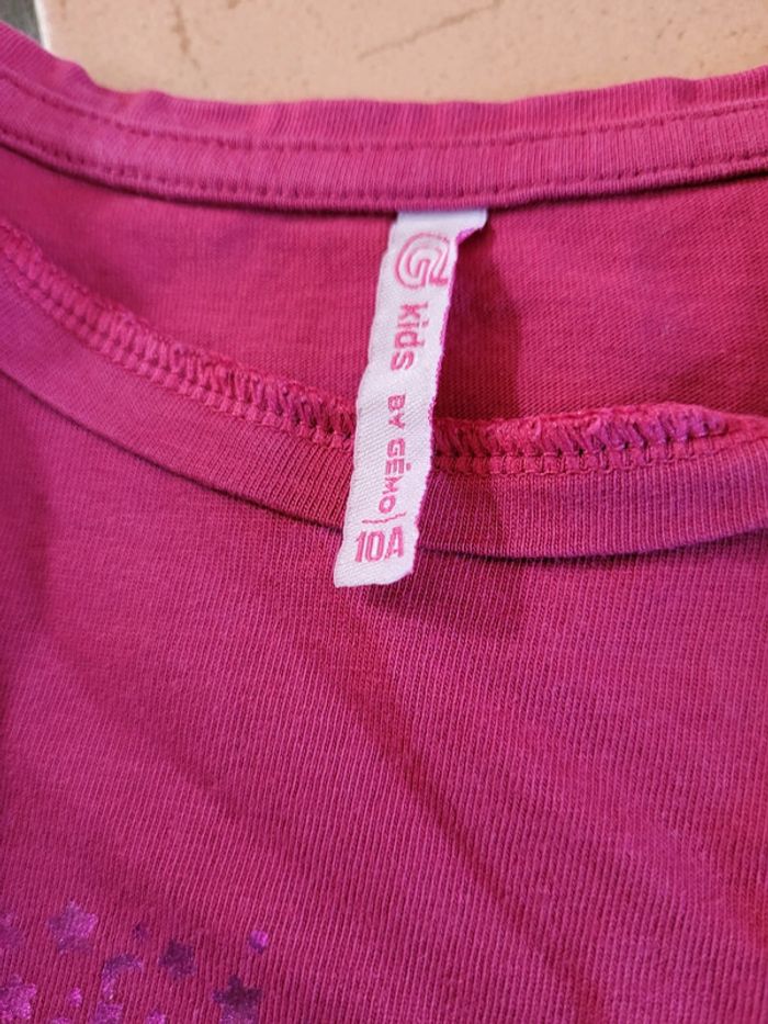 T shirt rose fushia 10 ans excellent état - photo numéro 2