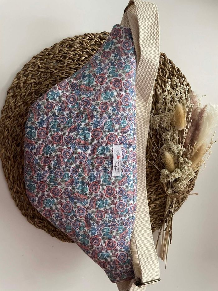 Sacoche banane fait main matelassée fleurie - photo numéro 5