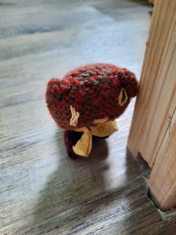 Chat rouge en crochet.