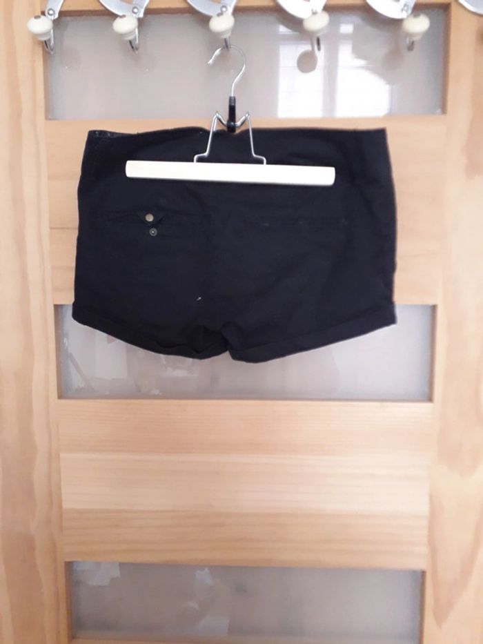 Short noir - photo numéro 2