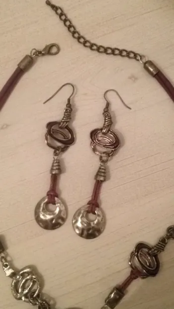 Parure collier + boucles d'oreilles
