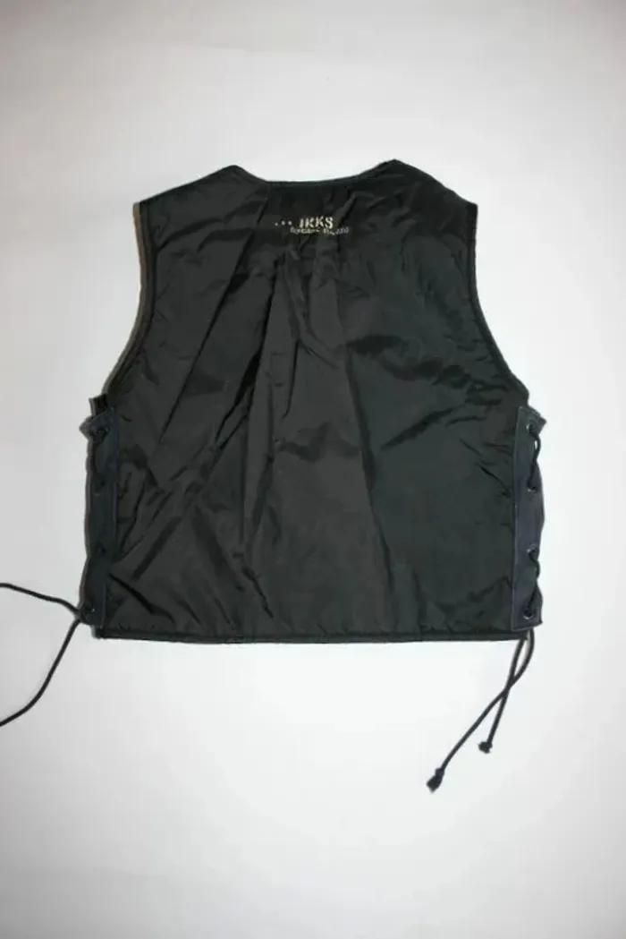 Petite veste matelassée sans manche noire Ikks taille 8 ans - photo numéro 2