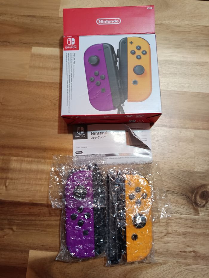 Joycon Nintendo Switch en très bon état - photo numéro 2
