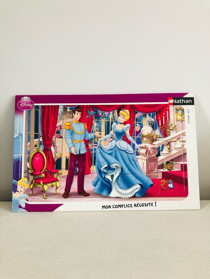 Puzzle planche cendrillon et son prince disney Nathan