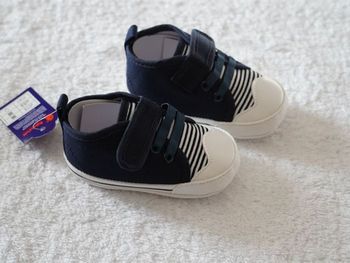 Baskets marines/blanches Apawwa neuves Pointure : 20