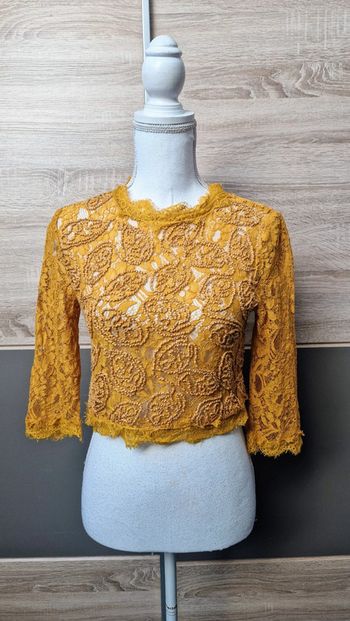 Top court en dentelle