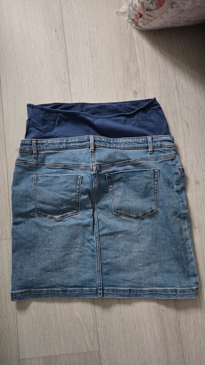 Jupe en jean's grossesse - photo numéro 2