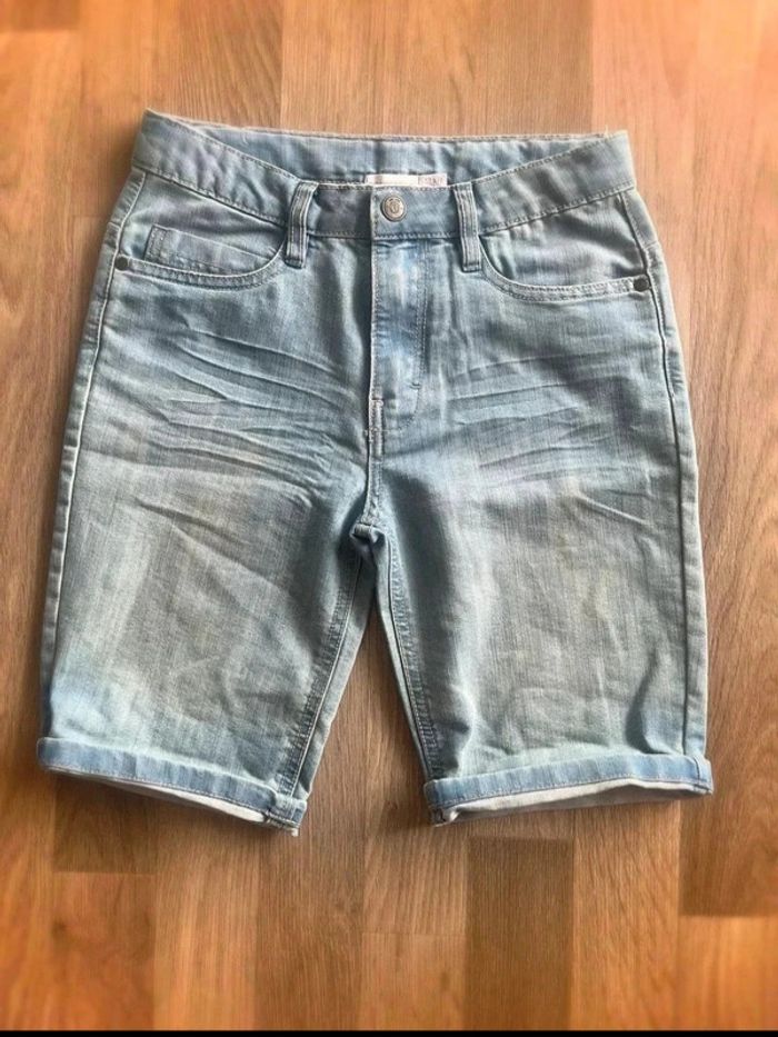 Très beau short jeans orchestra taille 12 ans taille ajustable