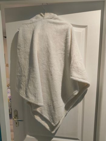 Poncho fausse fourrure