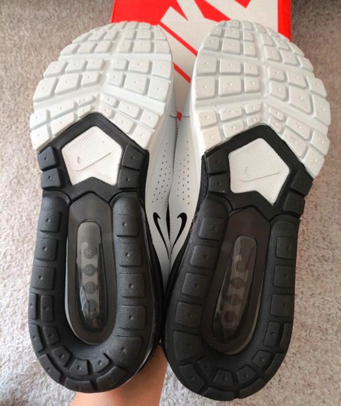 Air max pulse noir et blanc taille 45 neuf - photo numéro 2