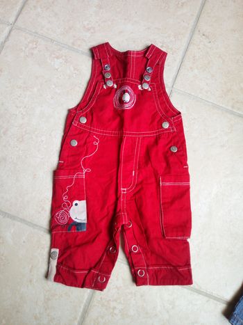 Salopette rouge 1 mois