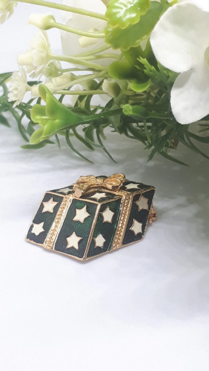 Broche cadeau vintage