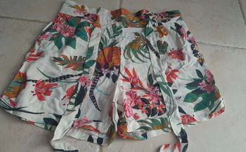Short fleuri