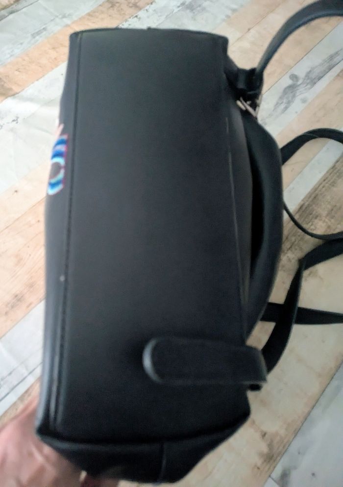 Sac à dos femme en cuir , marque Dezigual - photo numéro 4