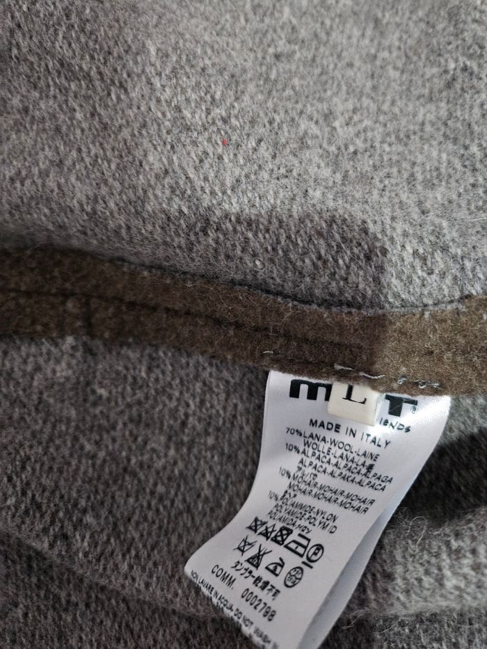 Manteau femme taille L marque MET avec  capuche  et fausse  fourrure - photo numéro 4