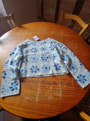 Pull en crochet cache cache
