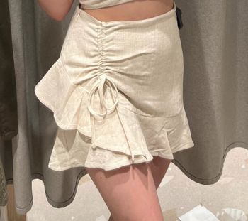 jupe-short crème stradivarius