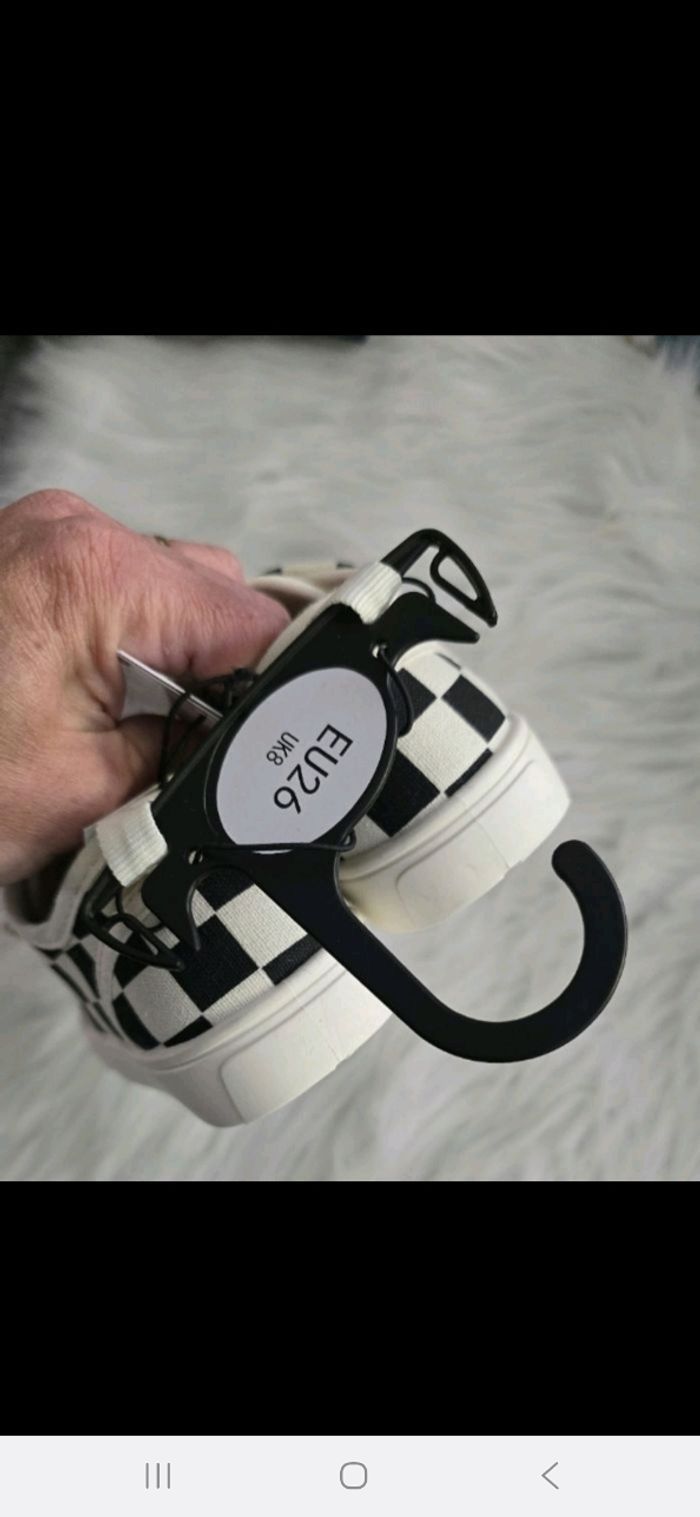 (Neuves non portées)🏷🥰 baskets toiles pointure 26 unisex 🏷🥰 - photo numéro 4