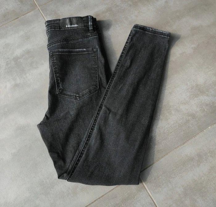 Stradivarius jeans taille S - 36  très bon état