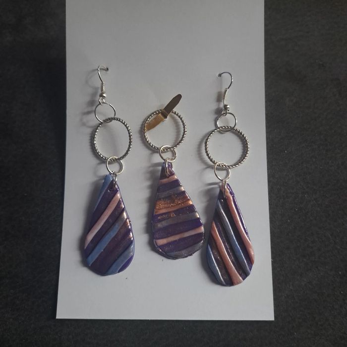 Parrurre boucles d'oreilles pendante avec pendentif assortie - photo numéro 8