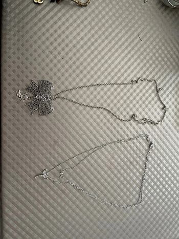 Lot de 2 colliers motif ange
