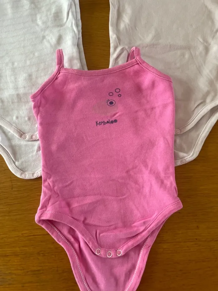 Lot 3 body sans manche fille 6 mois - photo numéro 2