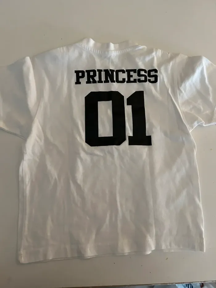 TEE shirt
