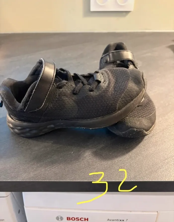Basket Nike taille 32