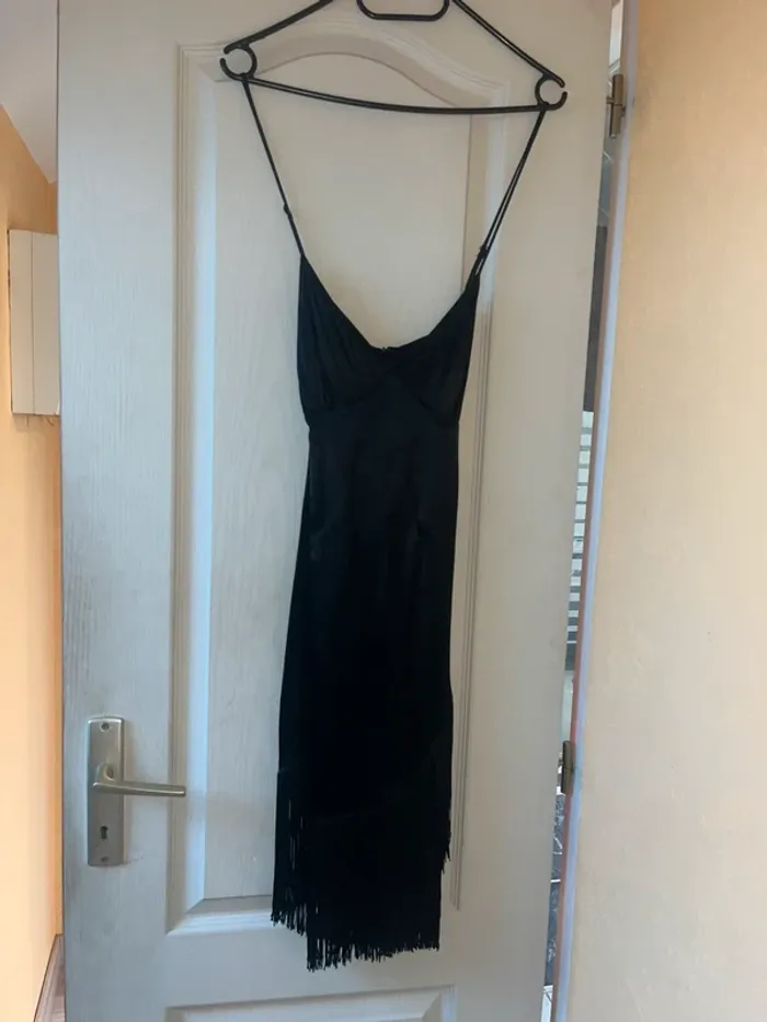 robe satinée zara à franges - photo numéro 3