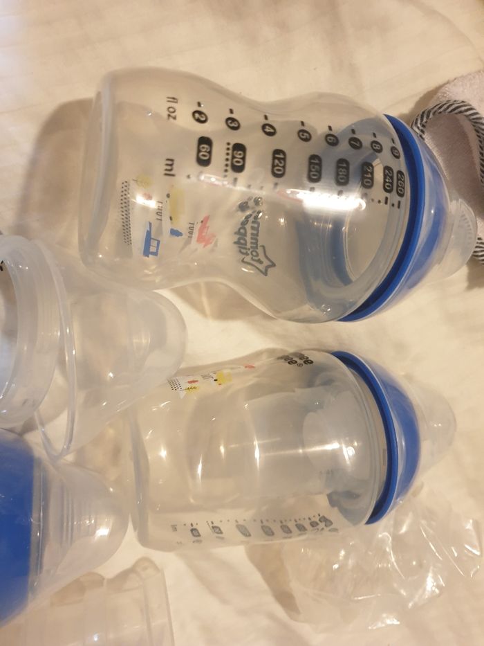 Lot de 4 biberons et accessoire - photo numéro 5