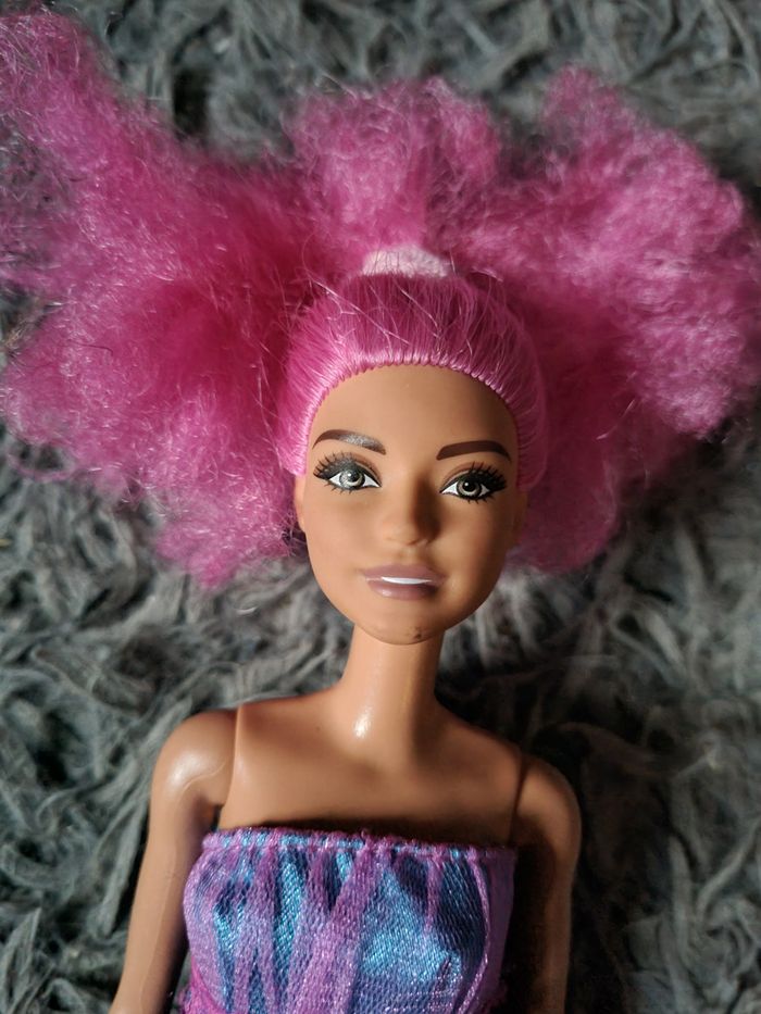 Lot 3 poupées Barbie (danseuse et fée) - photo numéro 9