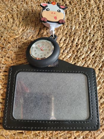 Badge porte carte et montre amovible