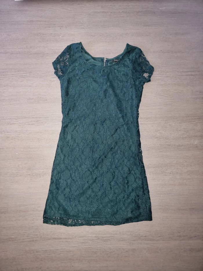 Robe à dentelle - photo numéro 2