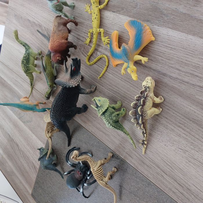 Lot 14 figurines animaux préhistoire