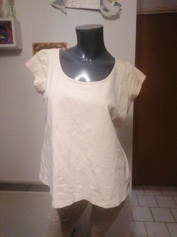 T-shirt taille 44
