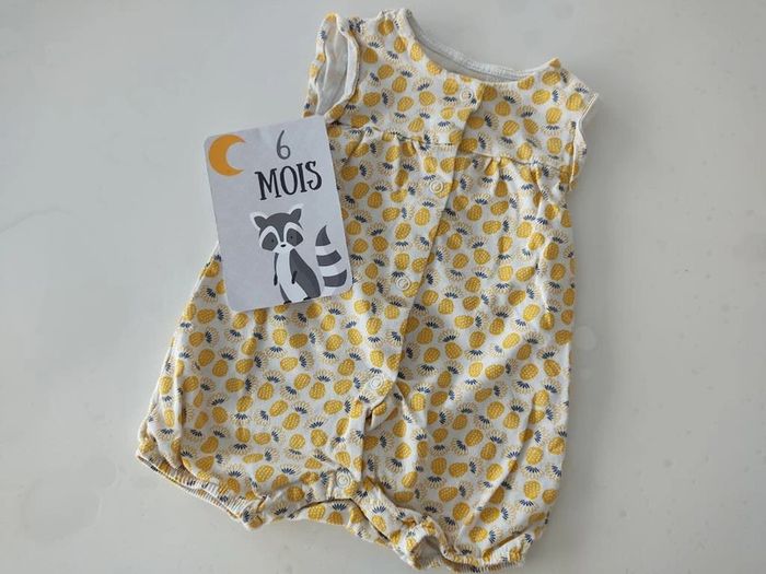Combishort taille 6 mois