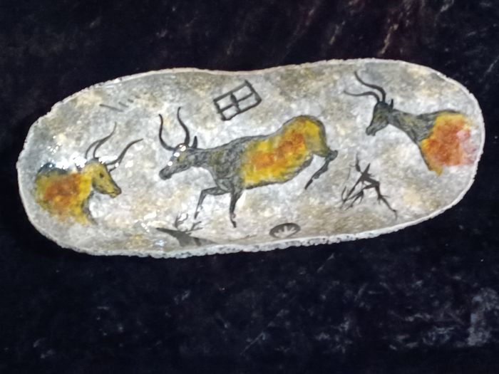 Plat décor rupestre