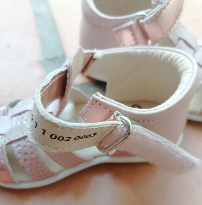 Chaussure bébé taille 19 - photo numéro 3