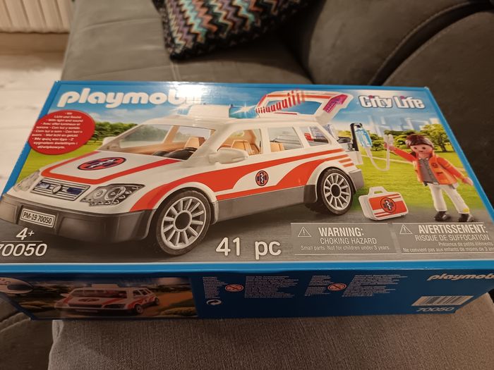 Voiture hôpital - photo numéro 3