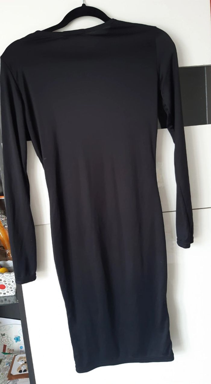 Robe moulante noire - photo numéro 6
