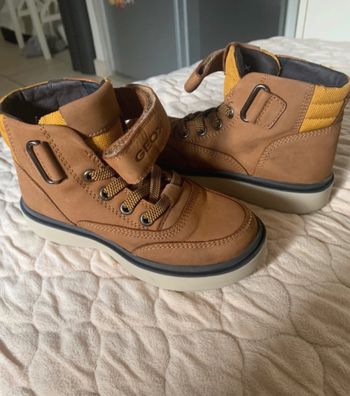 À vendre bottines Geox camel taille 26