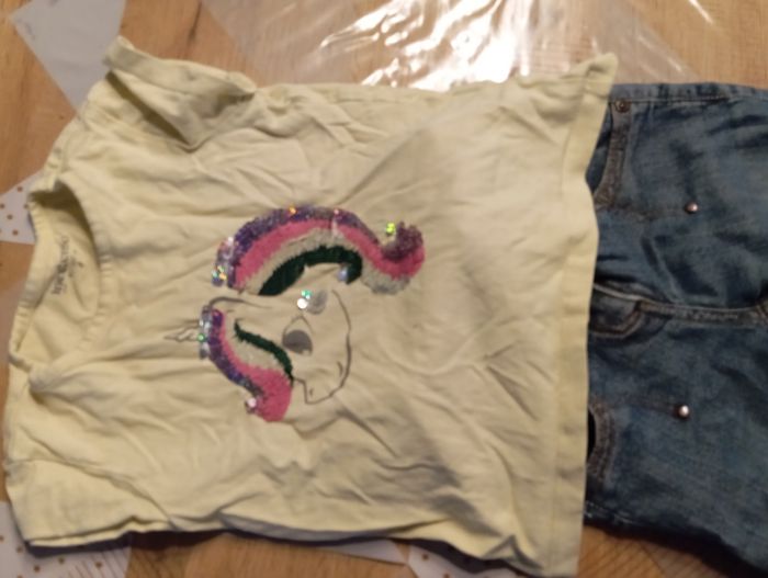 Tee shirt et pantalon - photo numéro 3