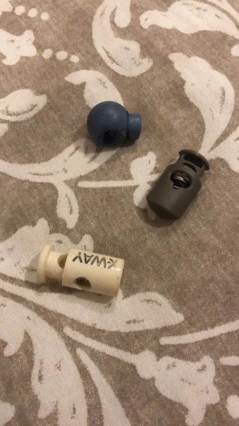 Lot de 3 boutons serre cordon