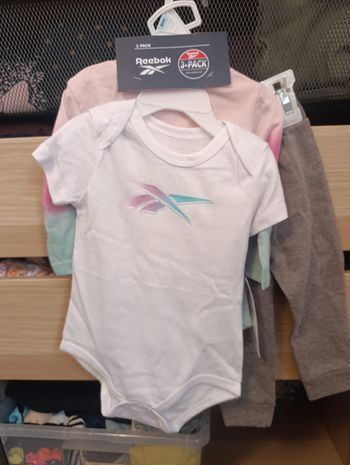 Ensemble Reebok bebe 6 mois