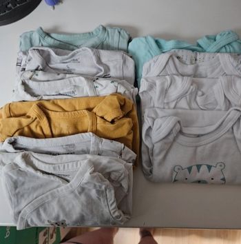 Lot de 10 bodies