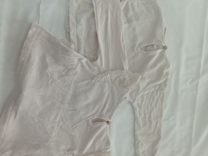 deux hauts beige de Zara 3 mois réf R117 D02 - photo numéro 3